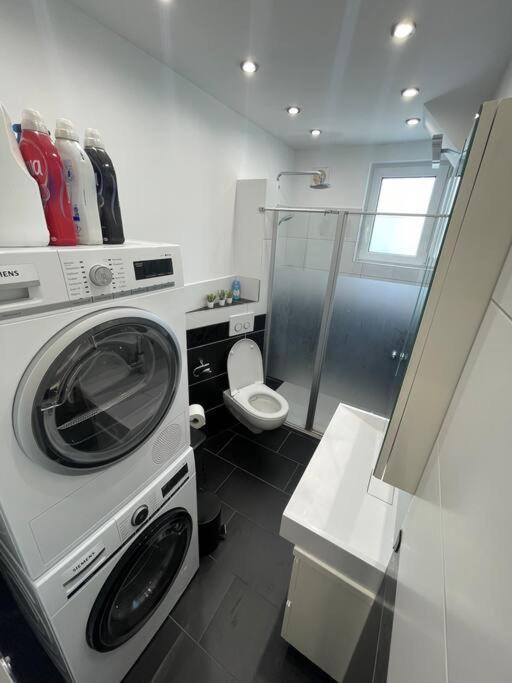Moderne Wohnung In Der Naehe Vom Parndorf Outlet! Bruckneudorf Extérieur photo